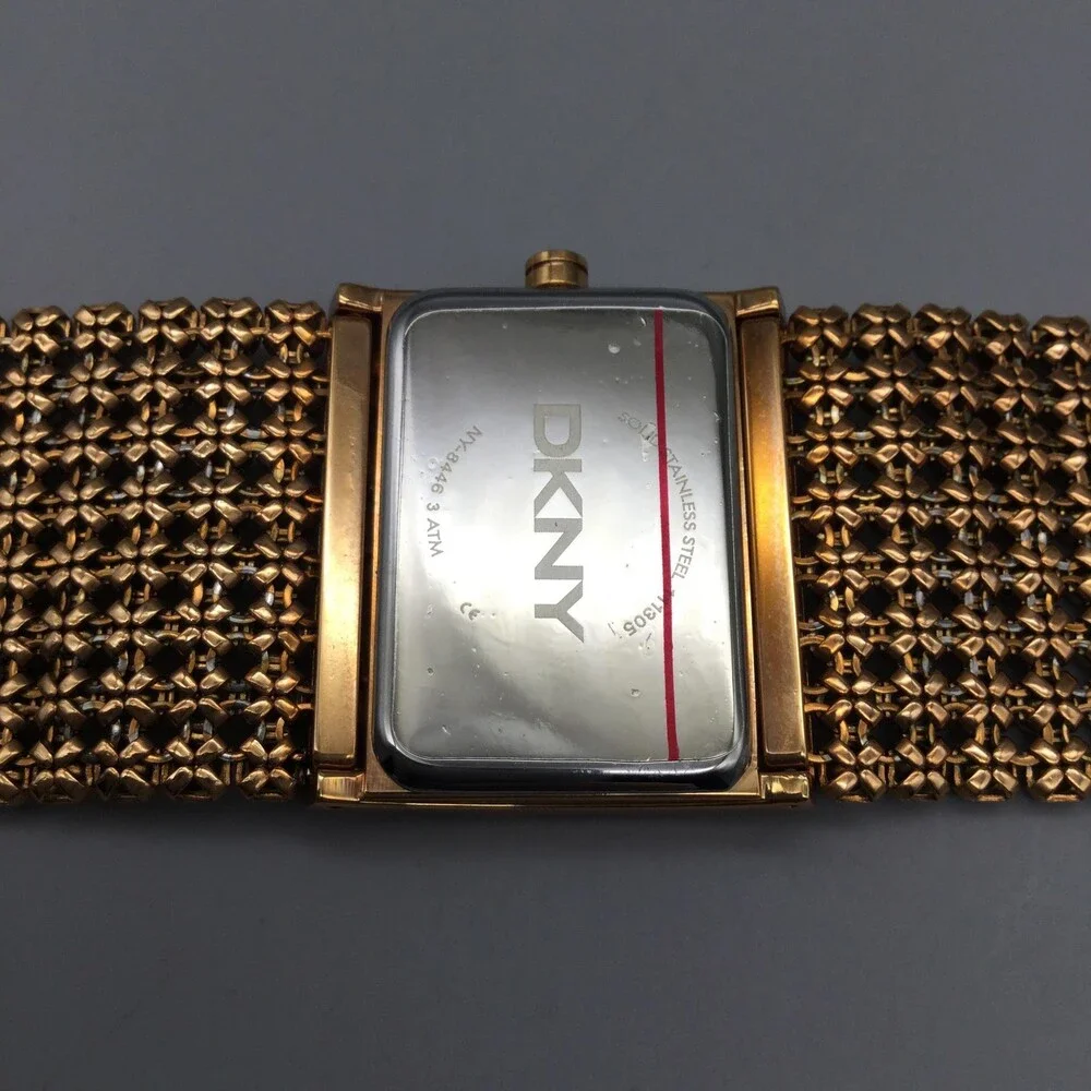 DKNY NY4905 Womens Dress Watch 32mm White Dial Gold Tone Crystals New Battery 7
